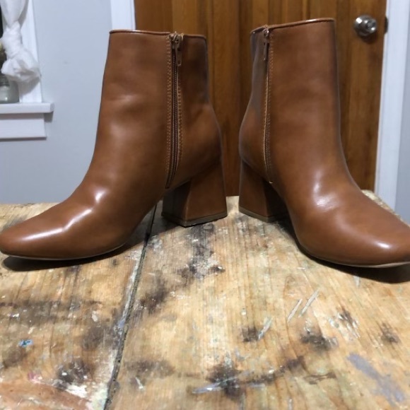 New day chunky heel ankle boots. - Picture 2 of 4